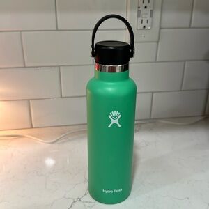 21 oz Hydroflask in Spearmint